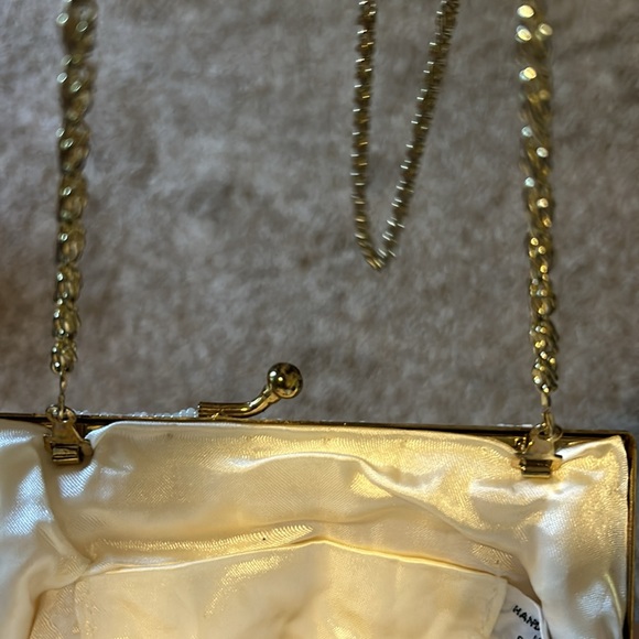 La Regale Vintage LTD handmade Seed Bead Clamshell Formal Wedding Purse - Picture 5 of 14